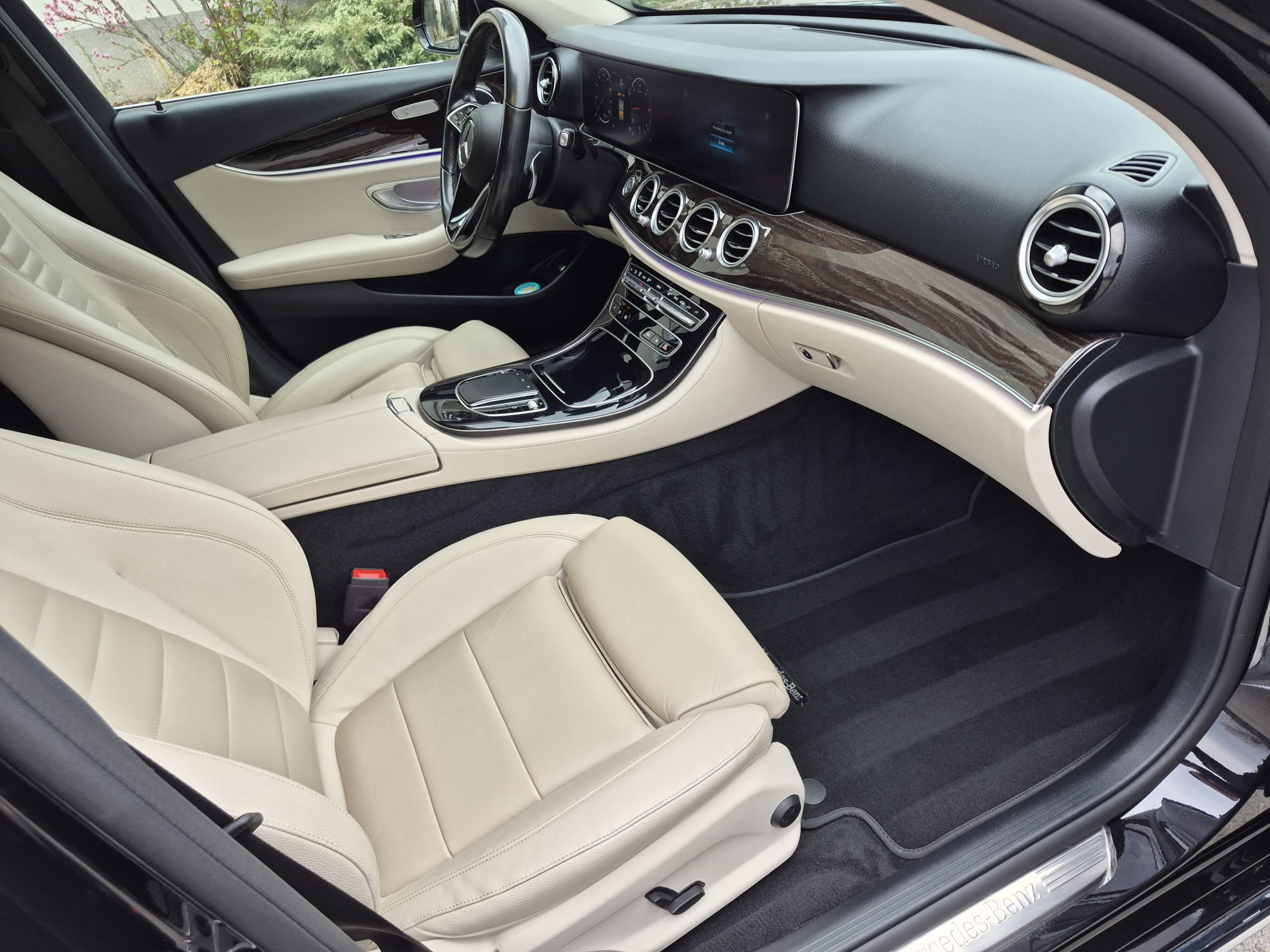 E Klass Buissiness Mercedes Benz For Private Transfer
